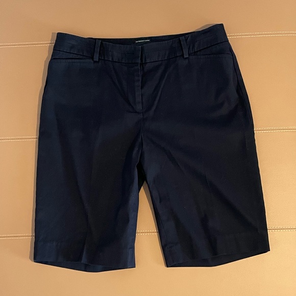 Talbots The Perfect Shorts. Size 4. Black color. - Picture 2 of 4